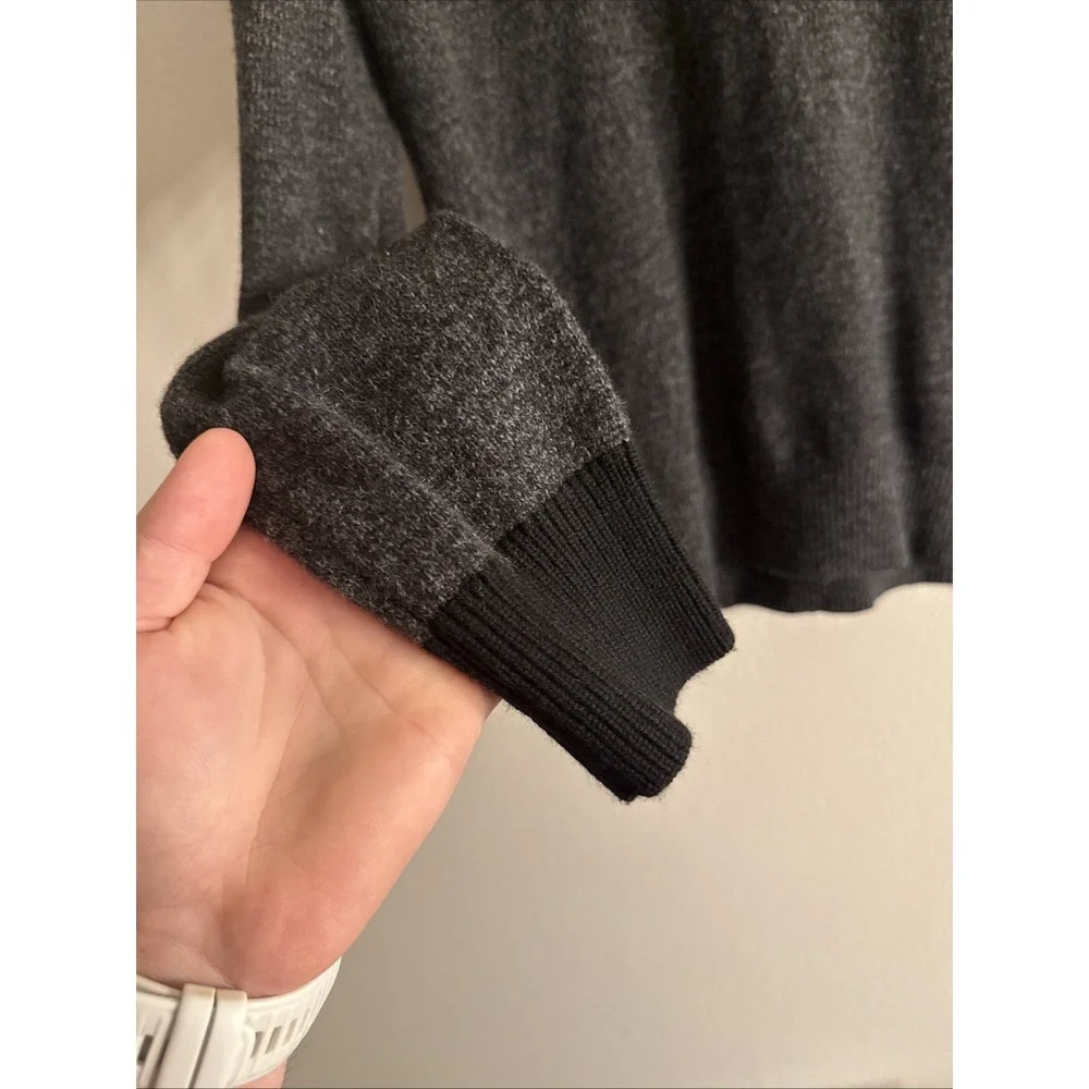 Banana Republic Mens Lambswool V-Neck Sweater Charcoal‎ Gray Black Medium